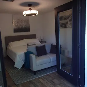 Updated Dwntwn 2bd Twnhse W/hot Tub& Private Patio Holiday home Palm Springs